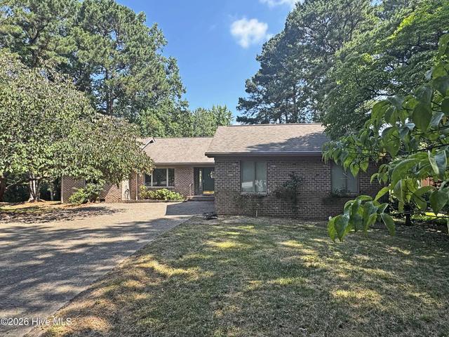 6 Sunset Dr, Whispering Pines, NC 28327