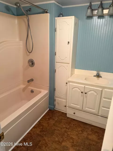 Bath - 302 N Front St, Hamilton, NC 27840 photo 1 of 2