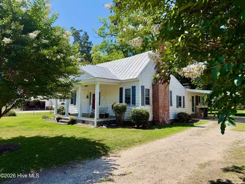 Exterior - 302 N Front St, Hamilton, NC 27840 photo 3 of 9