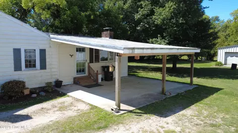 Exterior - 302 N Front St, Hamilton, NC 27840 photo 6 of 9