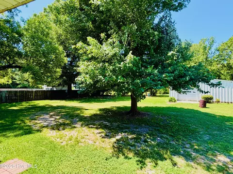 Exterior - 302 N Front St, Hamilton, NC 27840 photo 5 of 9