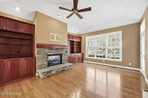 Living - 86 Pinewild Dr, Pinehurst, NC 28374 photo 1 of 4