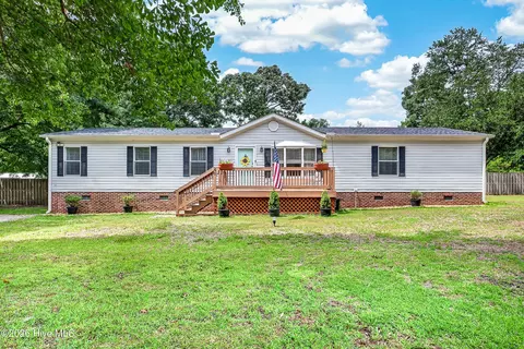 Exterior - 41 Warwick Ct, Hampstead, NC 28443 photo 1 of 8