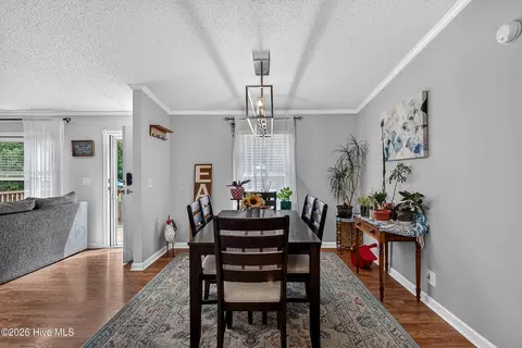Dining - 41 Warwick Ct, Hampstead, NC 28443 photo 1 of 2