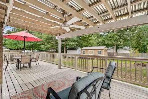 Exterior - 41 Warwick Ct, Hampstead, NC 28443 photo 5 of 8