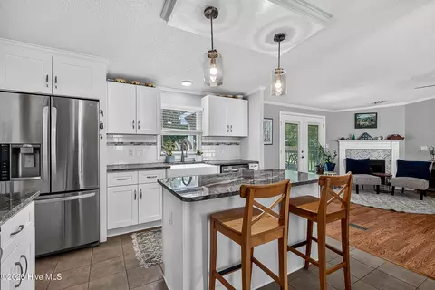 Kitchen - 41 Warwick Ct, Hampstead, NC 28443 photo 1 of 6