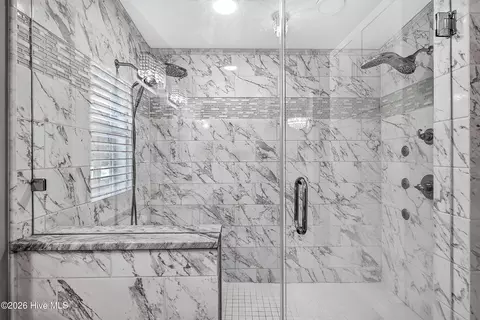 Bath - 41 Warwick Ct, Hampstead, NC 28443 photo 2 of 4