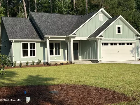 510 E Oliver St, Whiteville, NC 28472