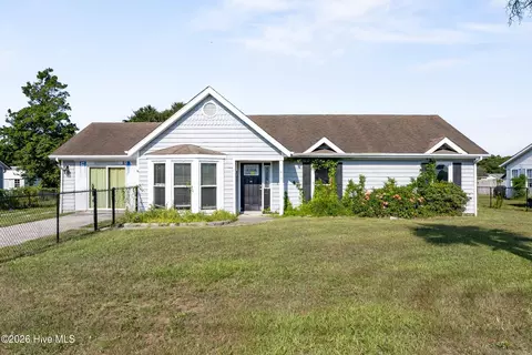 638 Sand Ridge Rd, Hubert, NC 28539