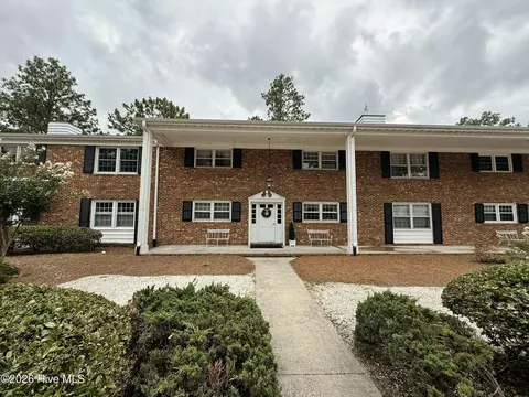333 Driftwood Cir #C, Southern Pines, NC 28387