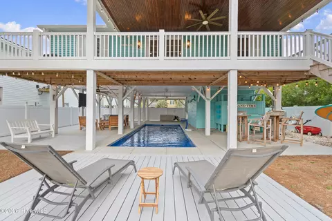 Exterior - 142 Marlin Dr, Holden Beach, NC 28462 photo 10 of 19