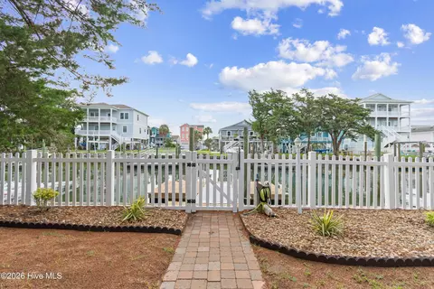 Exterior - 142 Marlin Dr, Holden Beach, NC 28462 photo 13 of 19