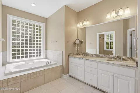 Bath - 209 Longleaf Dr, West End, NC 27376 photo 1 of 4