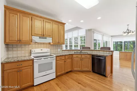 Kitchen - 209 Longleaf Dr, West End, NC 27376 photo 4 of 5
