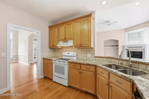 Kitchen - 209 Longleaf Dr, West End, NC 27376 photo 3 of 5