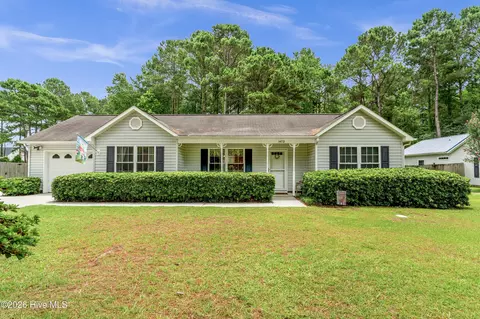 1472 Old Folkstone Rd, Sneads Ferry, NC 28460