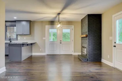 Living - 321 Sally Dr, Martinez, GA 30907 photo 4 of 6