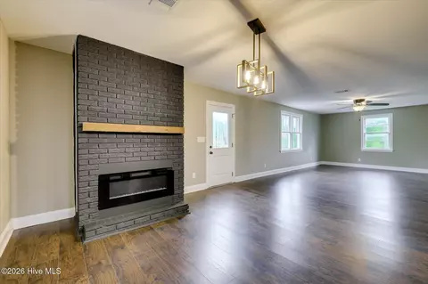 Living - 321 Sally Dr, Martinez, GA 30907 photo 5 of 6