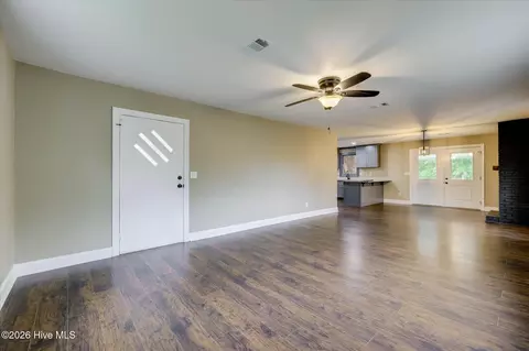 Living - 321 Sally Dr, Martinez, GA 30907 photo 3 of 6