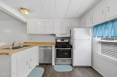 Kitchen - 217 Comanche Trl, Edenton, NC 27932 photo 1 of 3
