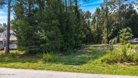 202 Grays Ln, Elizabethtown, NC 28337