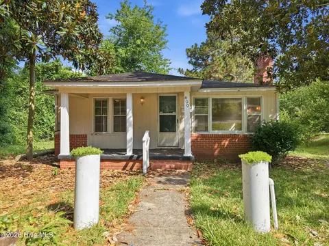 400 S Hardin St, Southern Pines, NC 28387