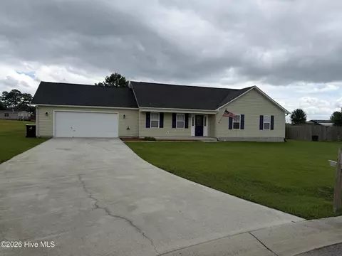 136 Annie Rd, Richlands, NC 28574
