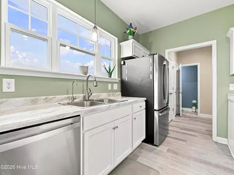 Kitchen - 158 Uzzell Rd, Hubert, NC 28539 photo 4 of 6