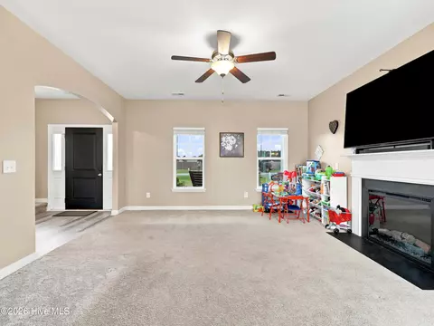 Living - 158 Uzzell Rd, Hubert, NC 28539 photo 2 of 2