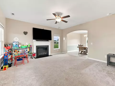 Living - 158 Uzzell Rd, Hubert, NC 28539 photo 1 of 2