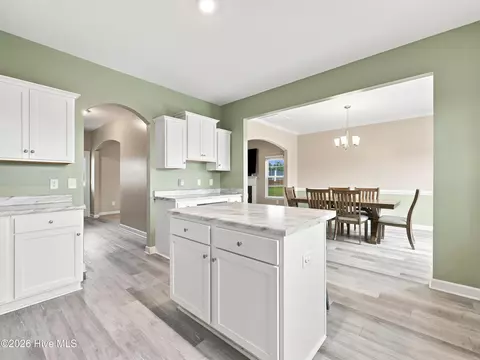 Kitchen - 158 Uzzell Rd, Hubert, NC 28539 photo 2 of 6