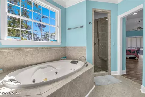 Bath - 609 Sawgrass Rd, Hampstead, NC 28443 photo 3 of 9