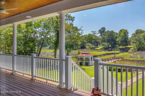 Exterior - 609 Sawgrass Rd, Hampstead, NC 28443 photo 11 of 26