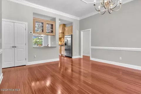 Dining - 609 Sawgrass Rd, Hampstead, NC 28443 photo 3 of 3