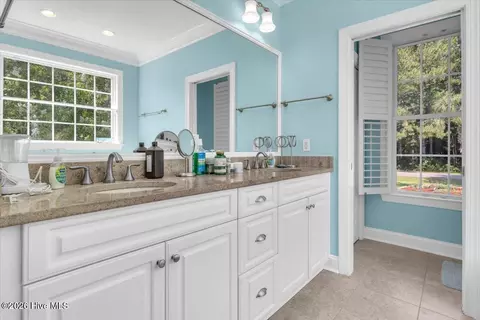 Bath - 609 Sawgrass Rd, Hampstead, NC 28443 photo 5 of 9