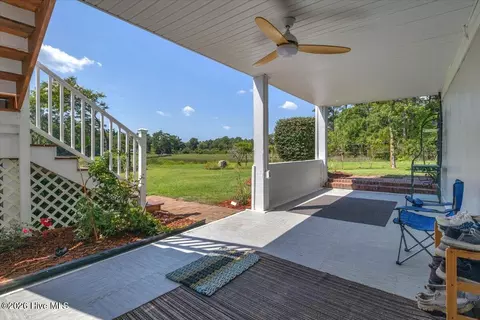 Exterior - 609 Sawgrass Rd, Hampstead, NC 28443 photo 9 of 26