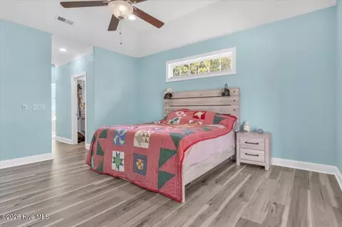 Bedroom - 609 Sawgrass Rd, Hampstead, NC 28443 photo 3 of 5