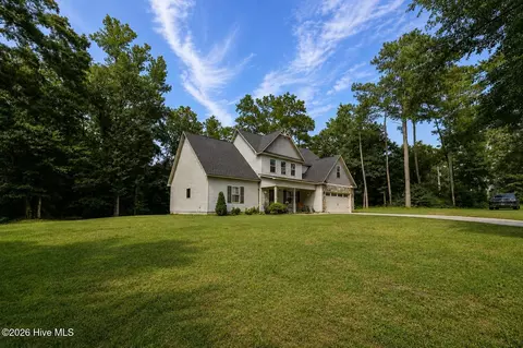 Exterior - 800 Gregory Fork Rd, Richlands, NC 28574 photo 2 of 4