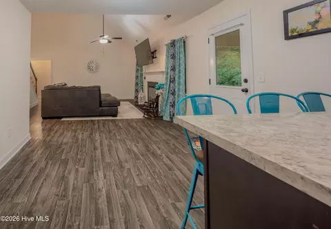 Entry Way - 800 Gregory Fork Rd, Richlands, NC 28574 photo 5 of 9