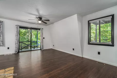 Living - 115 Driver Ave, Murphy, NC 28906 photo 3 of 6