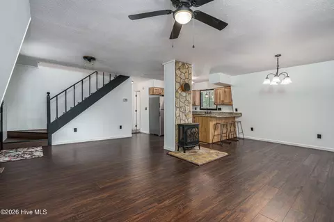 Living - 115 Driver Ave, Murphy, NC 28906 photo 5 of 6