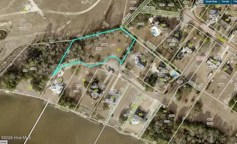 150 Azalea Ct, Swansboro, NC 28584