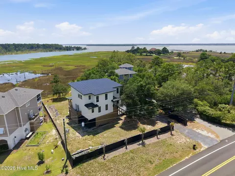 9202 River Rd, Wilmington, NC 28412