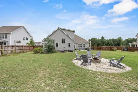 Exterior - 178 Kinkaid Ct, Hampstead, NC 28443 photo 2 of 8