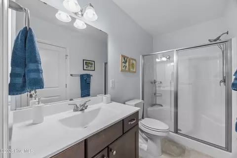Bath - 178 Kinkaid Ct, Hampstead, NC 28443 photo 4 of 4