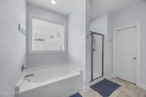 Bath - 178 Kinkaid Ct, Hampstead, NC 28443 photo 1 of 4