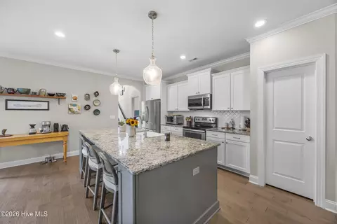 Kitchen - 178 Kinkaid Ct, Hampstead, NC 28443 photo 2 of 2