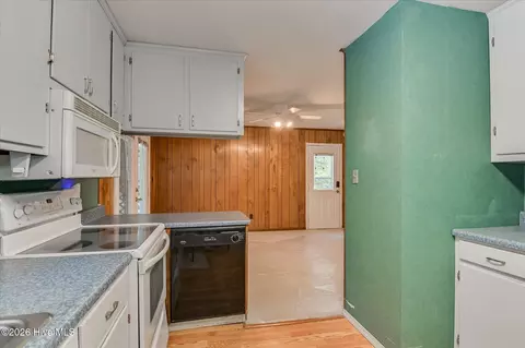 Kitchen - 2205 Baxter Ct, Augusta, GA 30906 photo 3 of 3