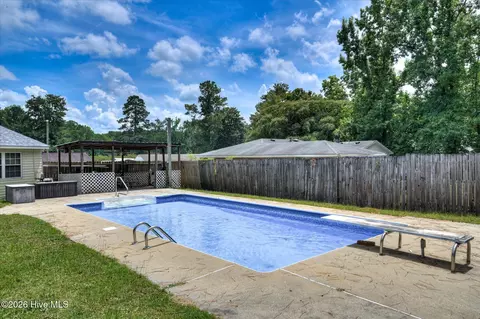 Exterior - 2205 Baxter Ct, Augusta, GA 30906 photo 7 of 9