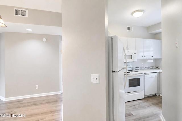 4230 Wilshire Blvd #306D, Wilmington, NC 28403